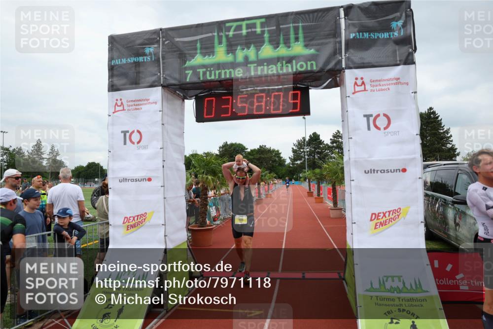 15.06.2025 - 7 Türme Triathlon Michael Strokosch http://msf.ph/oto/7971118 15.06.2025 13:58:09 Ziel 1071 meine-sportfotos.de