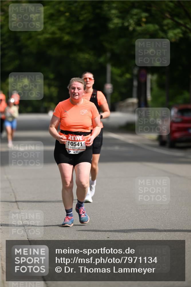 15.06.2025 - REWE Women's Run Dr. Thomas Lammeyer http://msf.ph/oto/7971134 15.06.2025 10:00:17 Laufen 10541 meine-sportfotos.de