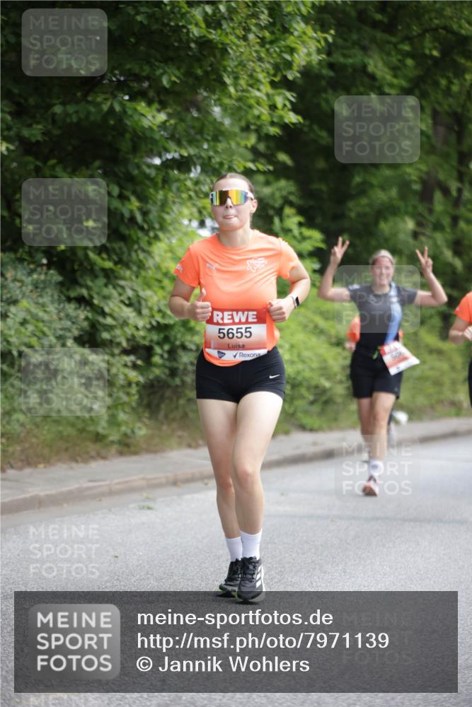 15.06.2025 - REWE Women's Run Jannik Wohlers http://msf.ph/oto/7971139 15.06.2025 10:06:18 Laufen 5655, 506 meine-sportfotos.de