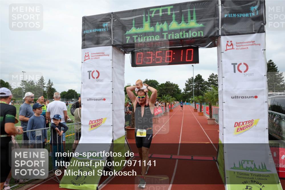 15.06.2025 - 7 Türme Triathlon Michael Strokosch http://msf.ph/oto/7971141 15.06.2025 13:58:10 Ziel 1071 meine-sportfotos.de