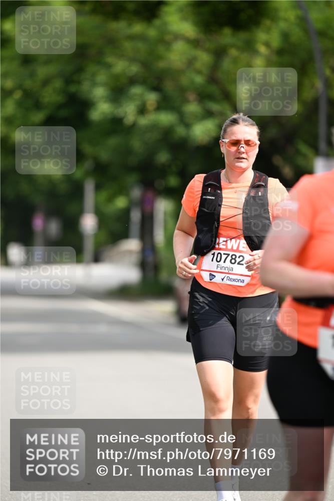 15.06.2025 - REWE Women's Run Dr. Thomas Lammeyer http://msf.ph/oto/7971169 15.06.2025 10:00:21 Laufen 10782 meine-sportfotos.de