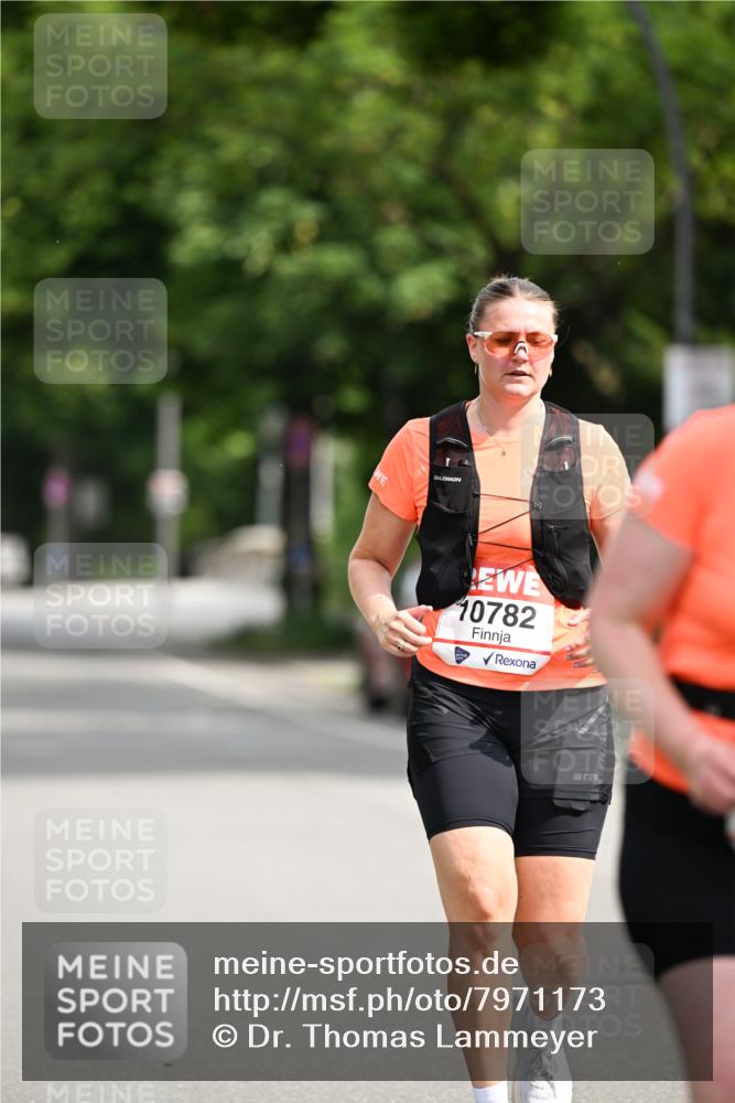 15.06.2025 - REWE Women's Run Dr. Thomas Lammeyer http://msf.ph/oto/7971173 15.06.2025 10:00:21 Laufen 10782 meine-sportfotos.de