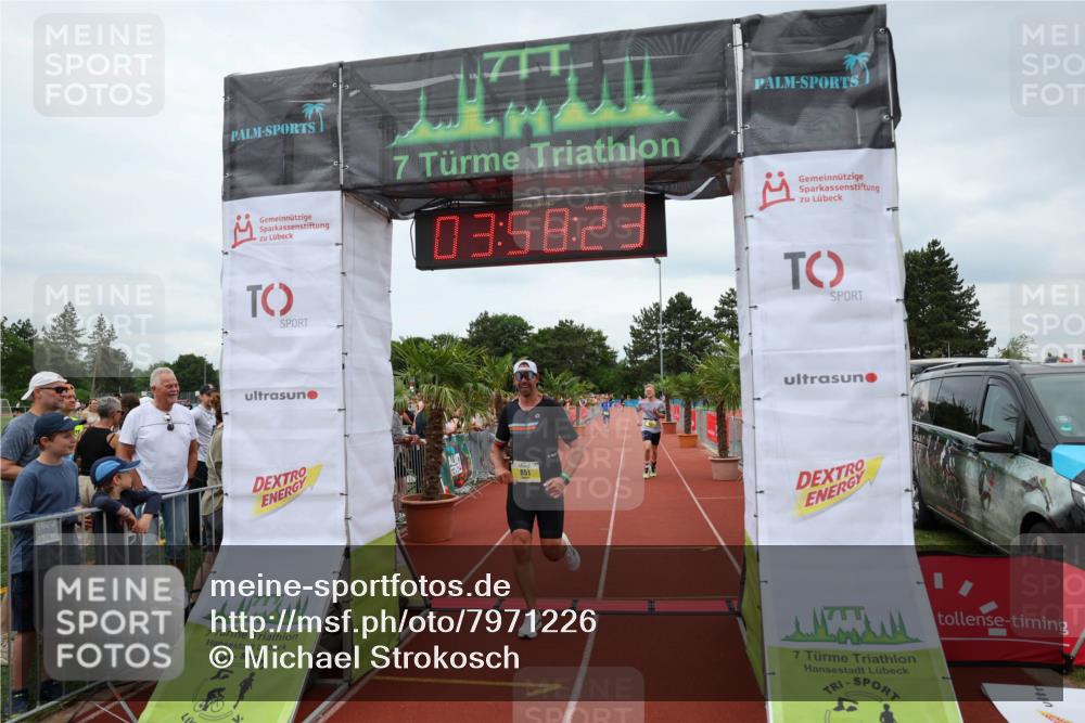 15.06.2025 - 7 Türme Triathlon Michael Strokosch http://msf.ph/oto/7971226 15.06.2025 13:58:22 Ziel 851, 973, 1045 meine-sportfotos.de