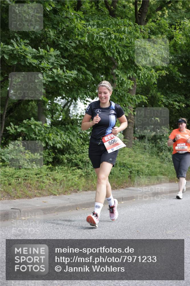 15.06.2025 - REWE Women's Run Jannik Wohlers http://msf.ph/oto/7971233 15.06.2025 10:06:23 Laufen 5068, 5186 meine-sportfotos.de