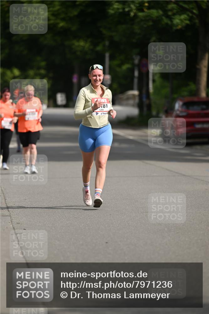 15.06.2025 - REWE Women's Run Dr. Thomas Lammeyer http://msf.ph/oto/7971236 15.06.2025 10:00:31 Laufen 81 meine-sportfotos.de