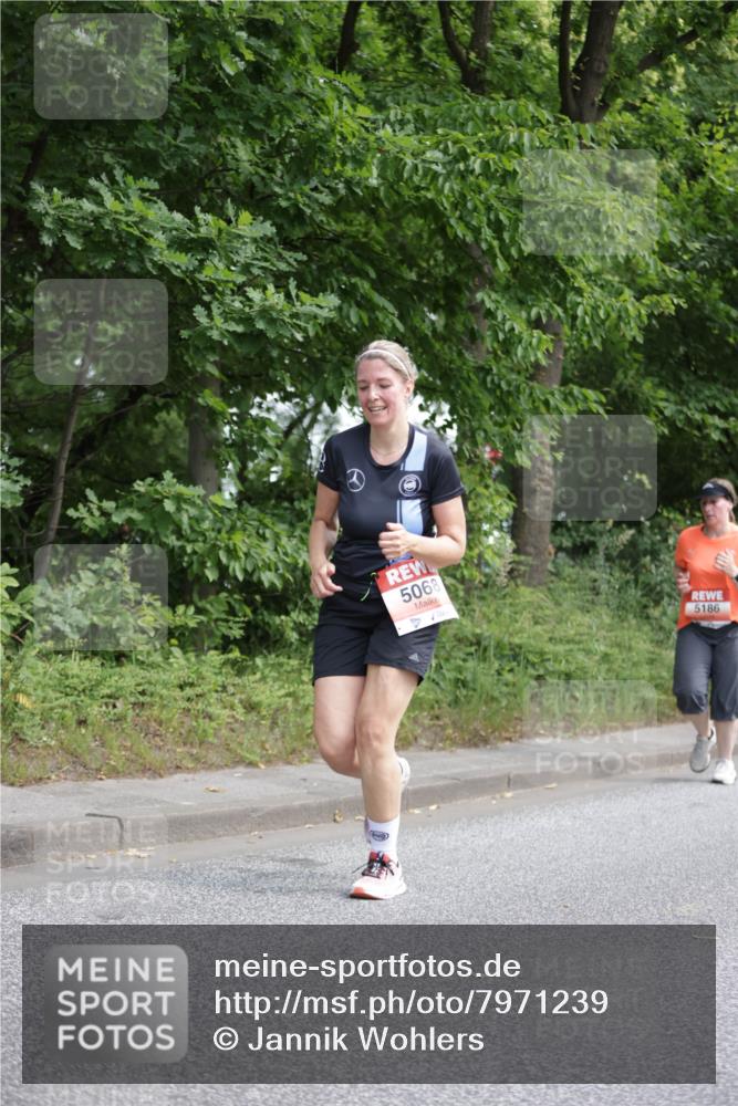 15.06.2025 - REWE Women's Run Jannik Wohlers http://msf.ph/oto/7971239 15.06.2025 10:06:23 Laufen 5068 meine-sportfotos.de