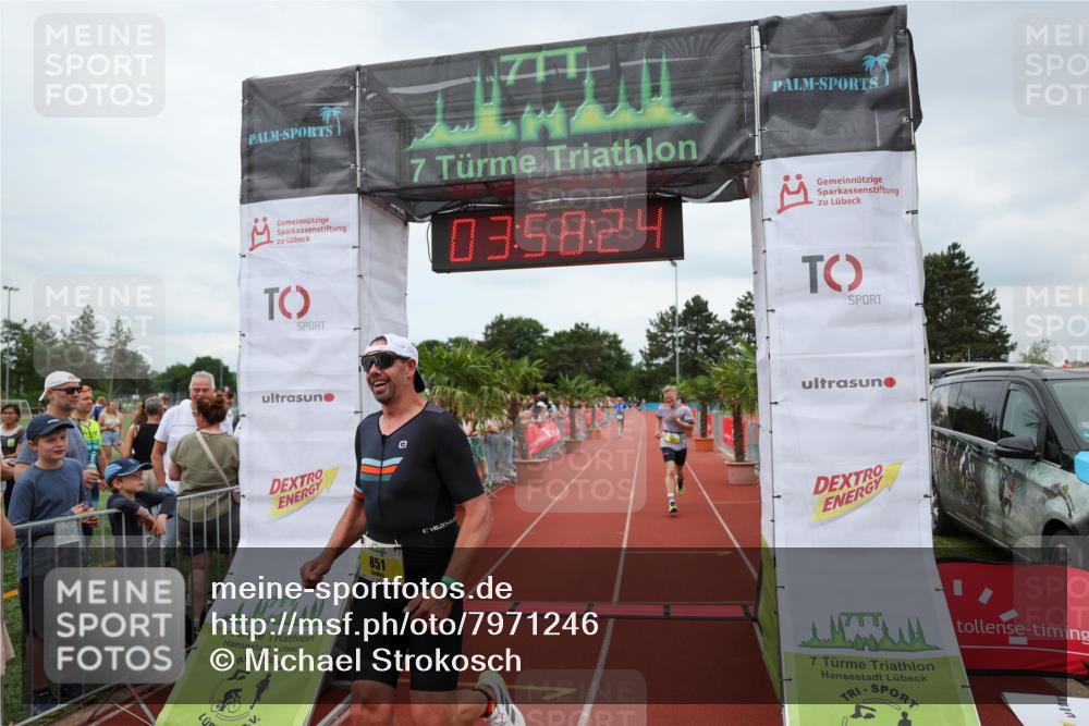15.06.2025 - 7 Türme Triathlon Michael Strokosch http://msf.ph/oto/7971246 15.06.2025 13:58:23 Ziel 851, 973, 1045 meine-sportfotos.de