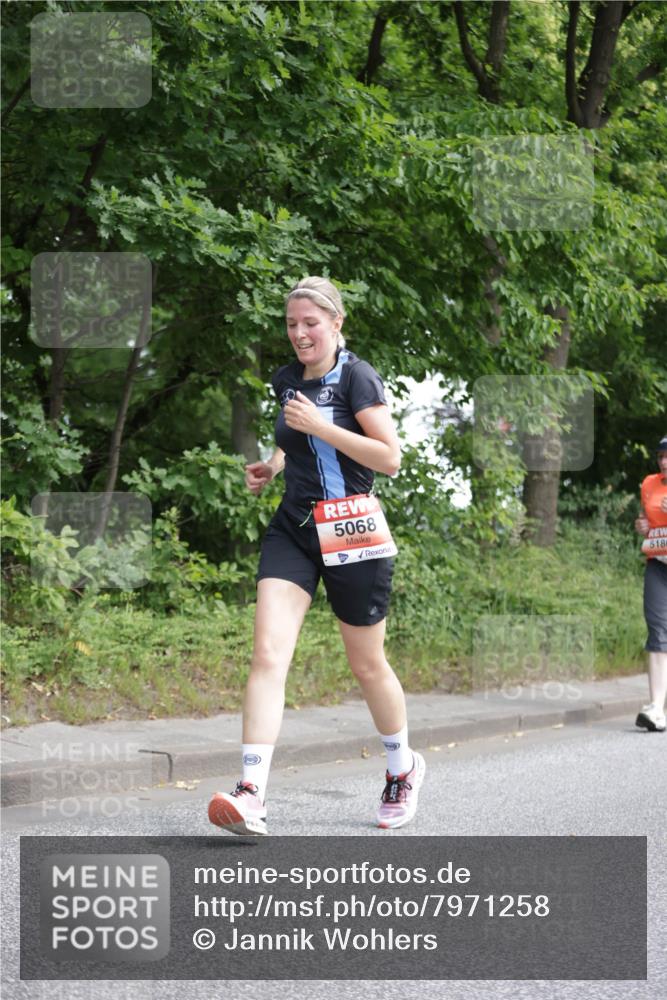 15.06.2025 - REWE Women's Run Jannik Wohlers http://msf.ph/oto/7971258 15.06.2025 10:06:24 Laufen 5068 meine-sportfotos.de