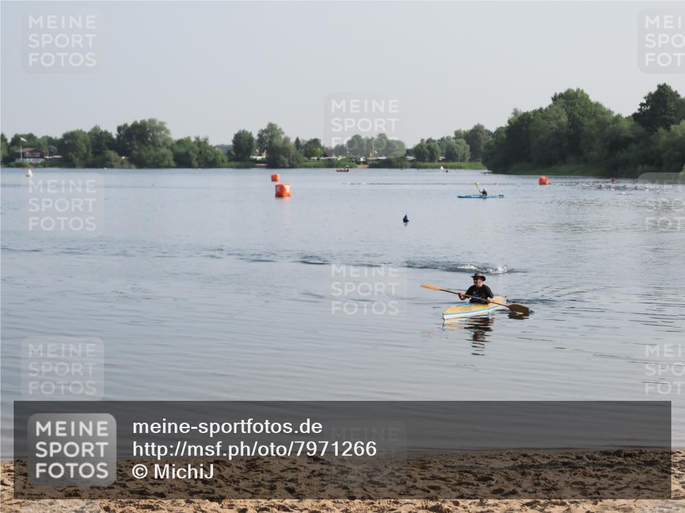 21.06.2025 - 27. Vierlanden-Triathlon MichiJ http://msf.ph/oto/7971266 15.06.2026 08:28:01 Schwimmen  meine-sportfotos.de