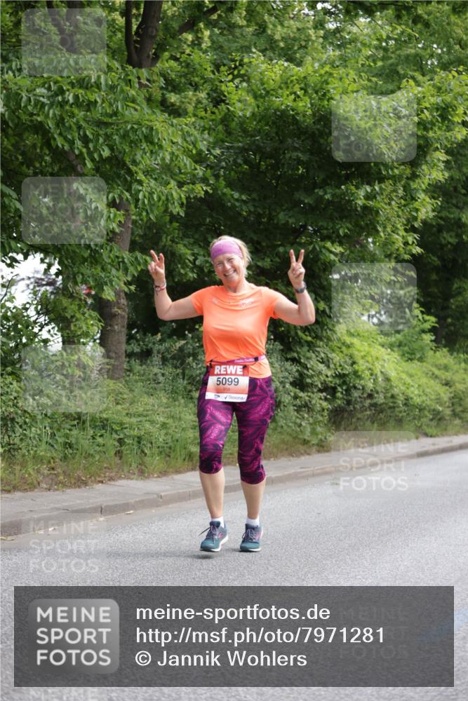 15.06.2025 - REWE Women's Run Jannik Wohlers http://msf.ph/oto/7971281 15.06.2025 10:06:25 Laufen 5099 meine-sportfotos.de