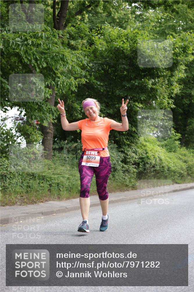 15.06.2025 - REWE Women's Run Jannik Wohlers http://msf.ph/oto/7971282 15.06.2025 10:06:26 Laufen 5099 meine-sportfotos.de