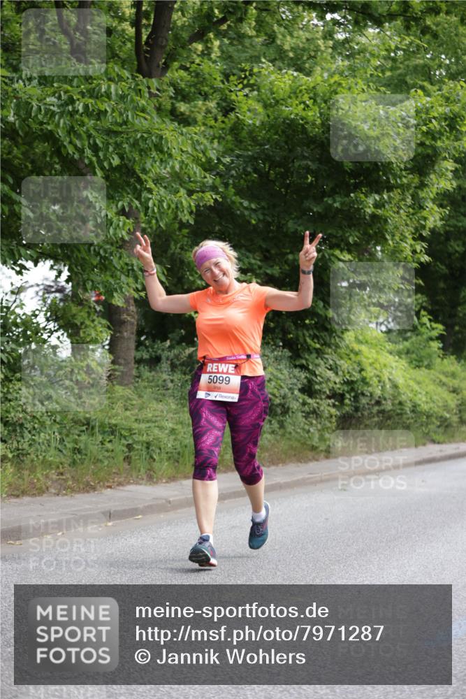 15.06.2025 - REWE Women's Run Jannik Wohlers http://msf.ph/oto/7971287 15.06.2025 10:06:26 Laufen 5099 meine-sportfotos.de