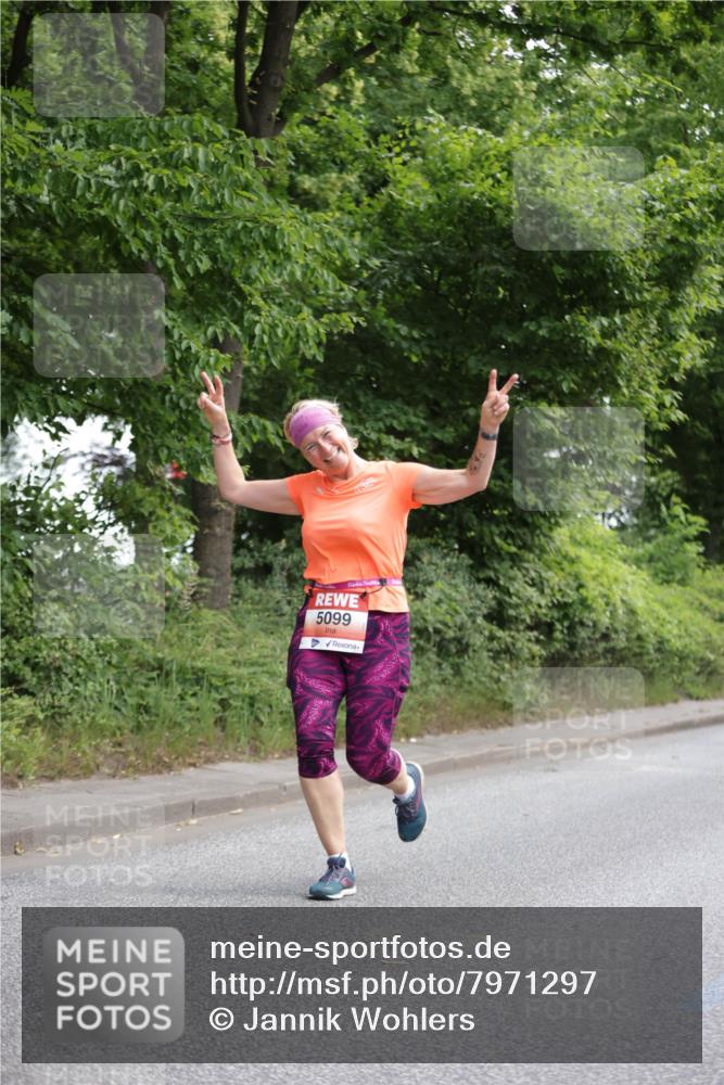 15.06.2025 - REWE Women's Run Jannik Wohlers http://msf.ph/oto/7971297 15.06.2025 10:06:26 Laufen 5099 meine-sportfotos.de
