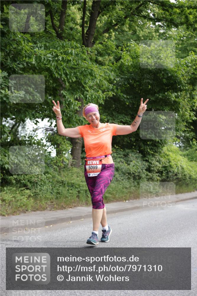 15.06.2025 - REWE Women's Run Jannik Wohlers http://msf.ph/oto/7971310 15.06.2025 10:06:26 Laufen 5099 meine-sportfotos.de