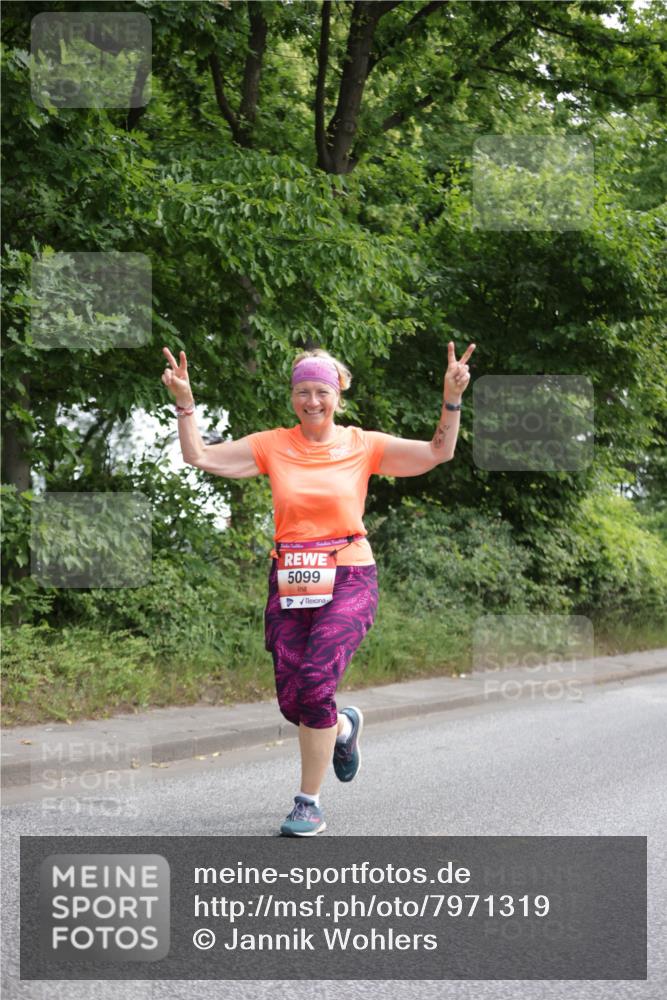 15.06.2025 - REWE Women's Run Jannik Wohlers http://msf.ph/oto/7971319 15.06.2025 10:06:26 Laufen 5099 meine-sportfotos.de