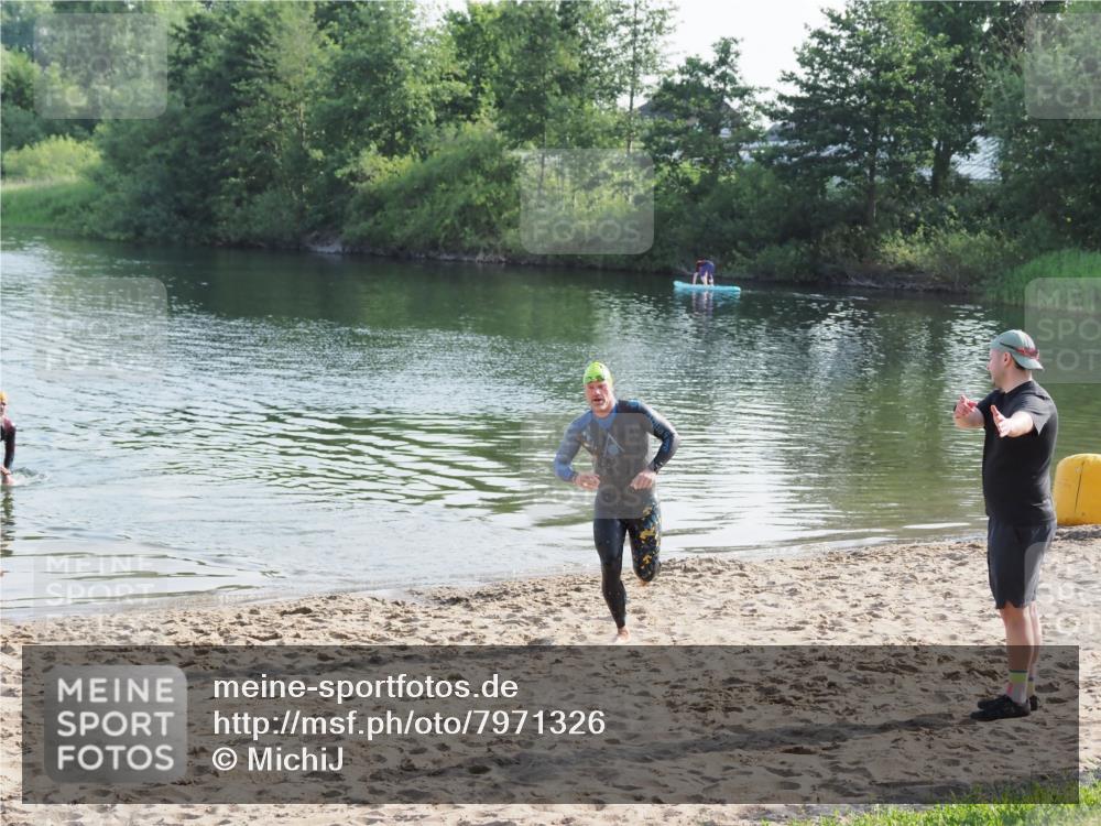 21.06.2025 - 27. Vierlanden-Triathlon MichiJ http://msf.ph/oto/7971326 15.06.2026 08:29:19 Schwimmen 4, 51 meine-sportfotos.de