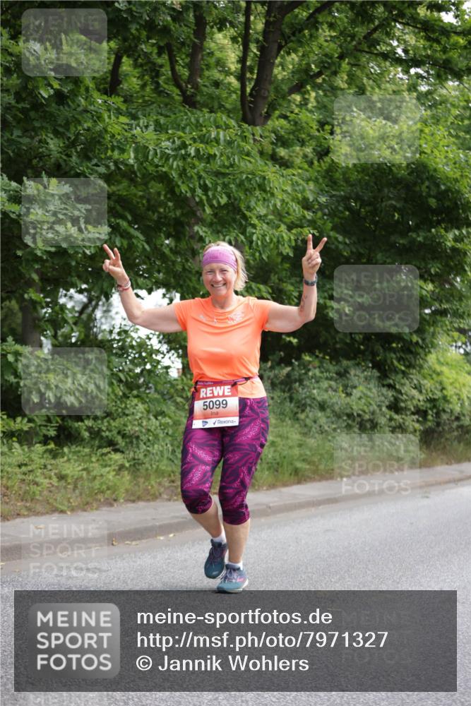 15.06.2025 - REWE Women's Run Jannik Wohlers http://msf.ph/oto/7971327 15.06.2025 10:06:26 Laufen 5099 meine-sportfotos.de