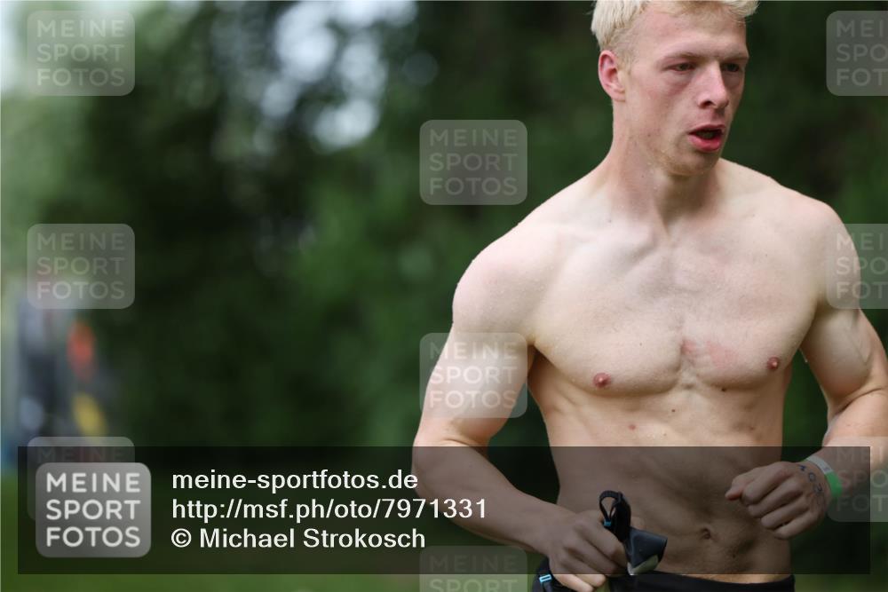 15.06.2025 - 7 Türme Triathlon Michael Strokosch http://msf.ph/oto/7971331 15.06.2025 12:59:42 Schwimmen 191, 875, 892, 975, 1008, 1082, 1088 meine-sportfotos.de