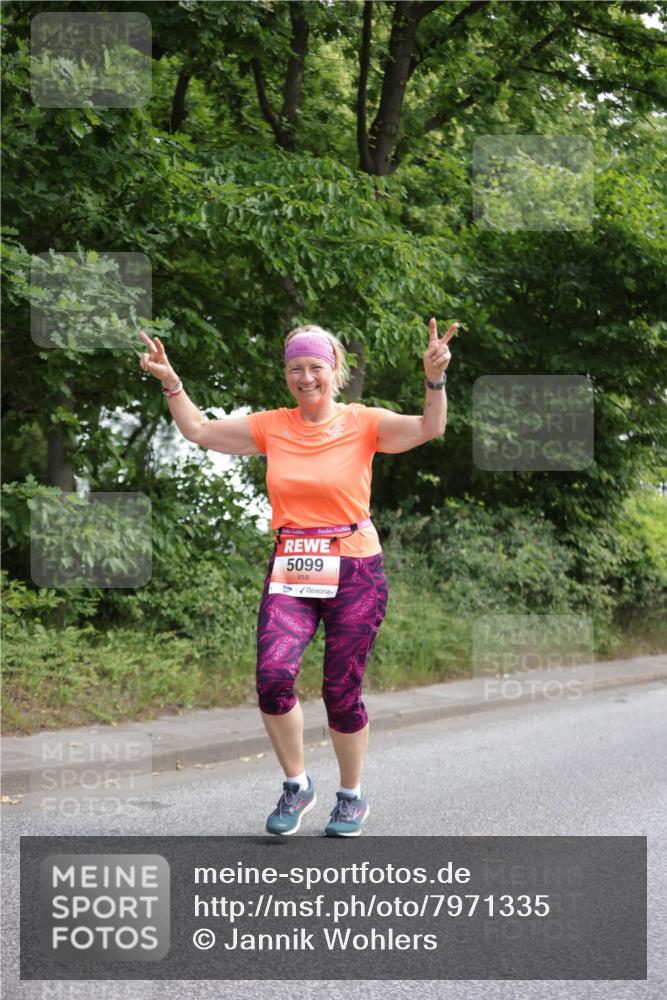 15.06.2025 - REWE Women's Run Jannik Wohlers http://msf.ph/oto/7971335 15.06.2025 10:06:26 Laufen 5099 meine-sportfotos.de