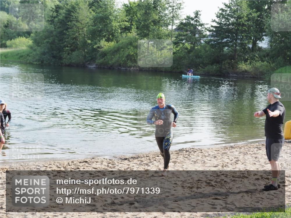 21.06.2025 - 27. Vierlanden-Triathlon MichiJ http://msf.ph/oto/7971339 15.06.2026 08:29:19 Schwimmen 4, 51 meine-sportfotos.de