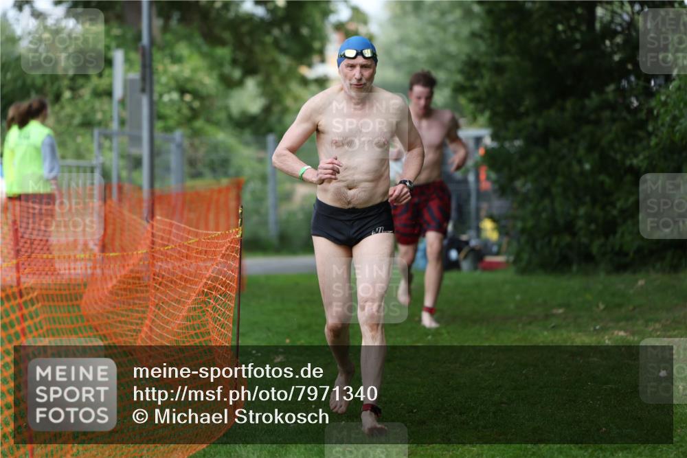 15.06.2025 - 7 Türme Triathlon Michael Strokosch http://msf.ph/oto/7971340 15.06.2025 12:59:44 Schwimmen 191, 892, 1008, 1082, 1088 meine-sportfotos.de