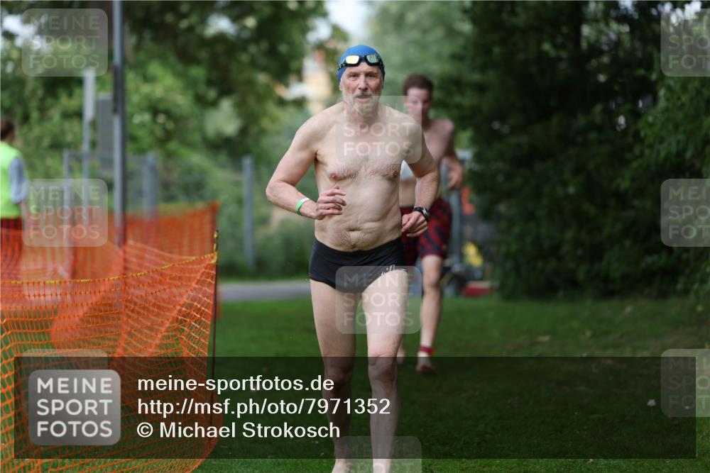 15.06.2025 - 7 Türme Triathlon Michael Strokosch http://msf.ph/oto/7971352 15.06.2025 12:59:44 Schwimmen 191, 892, 1008, 1082, 1088 meine-sportfotos.de