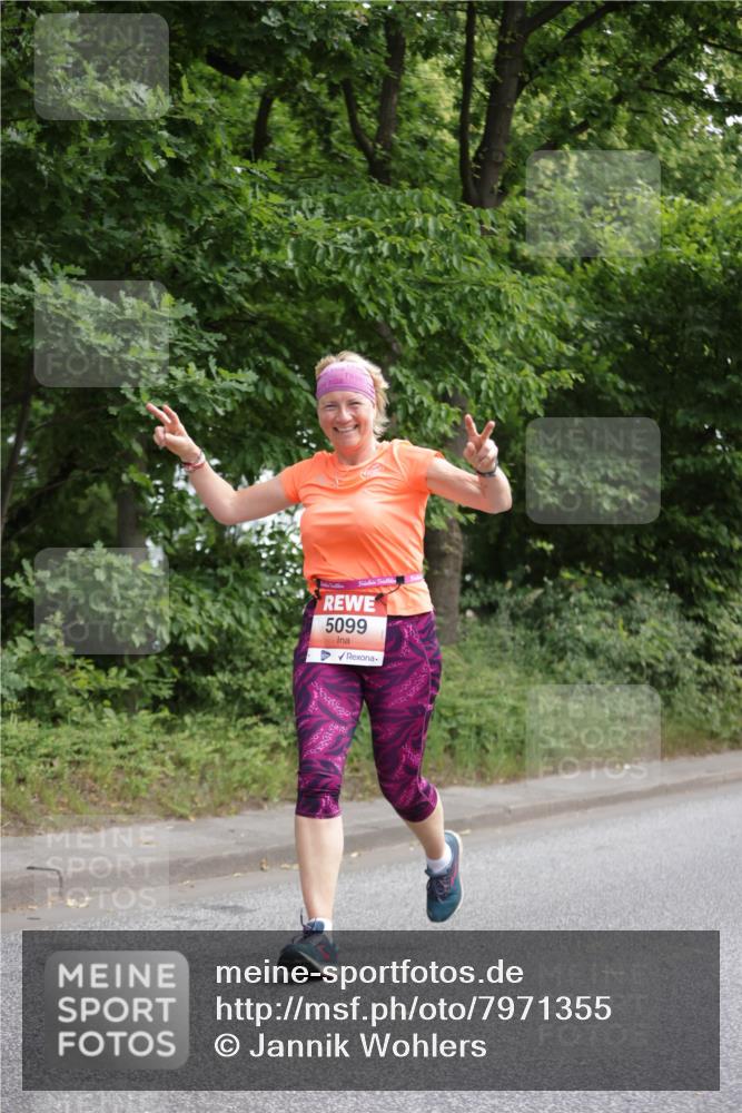 15.06.2025 - REWE Women's Run Jannik Wohlers http://msf.ph/oto/7971355 15.06.2025 10:06:26 Laufen 5099, 1441 meine-sportfotos.de