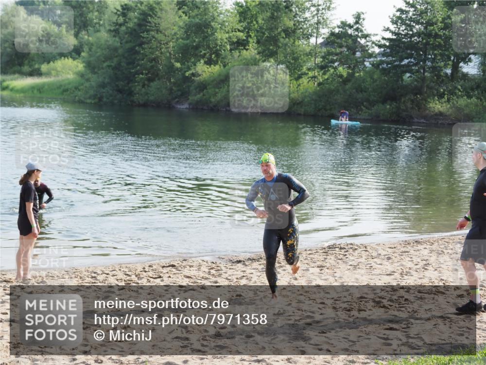 21.06.2025 - 27. Vierlanden-Triathlon MichiJ http://msf.ph/oto/7971358 15.06.2026 08:29:19 Schwimmen 4, 51 meine-sportfotos.de