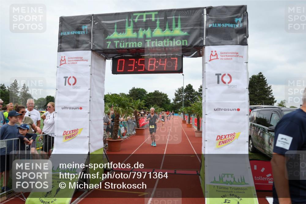15.06.2025 - 7 Türme Triathlon Michael Strokosch http://msf.ph/oto/7971364 15.06.2025 13:58:47 Ziel 763, 805, 1111 meine-sportfotos.de