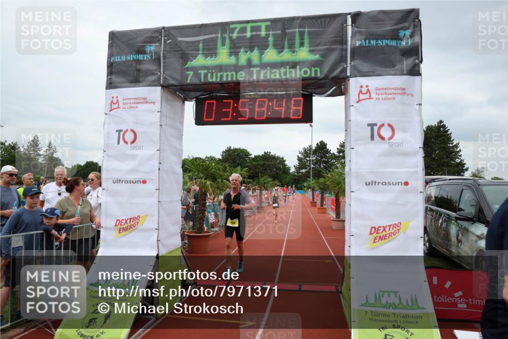 15.06.2025 - 7 Türme Triathlon Michael Strokosch http://msf.ph/oto/7971371 15.06.2025 13:58:48 Ziel 763, 805, 1111 meine-sportfotos.de