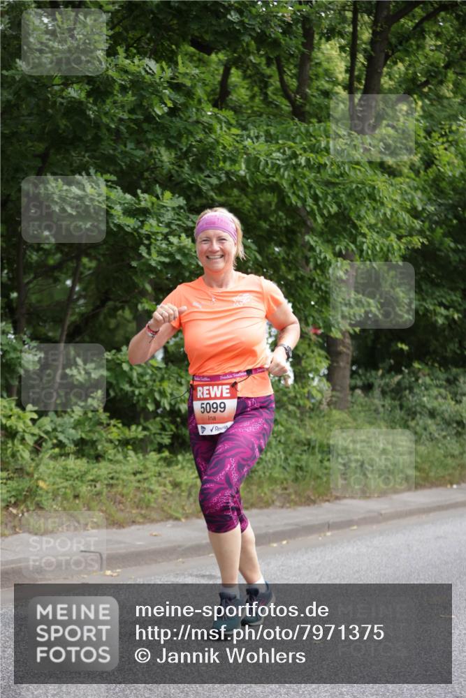 15.06.2025 - REWE Women's Run Jannik Wohlers http://msf.ph/oto/7971375 15.06.2025 10:06:27 Laufen 5099 meine-sportfotos.de