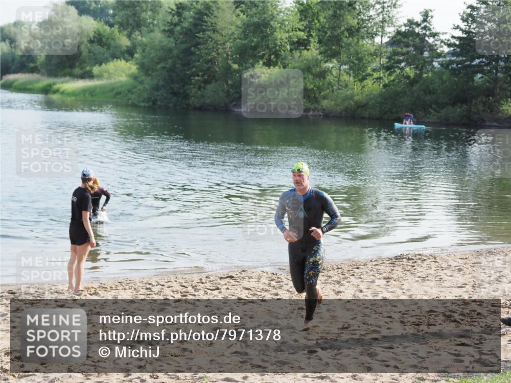 21.06.2025 - 27. Vierlanden-Triathlon MichiJ http://msf.ph/oto/7971378 15.06.2026 08:29:20 Schwimmen 4, 51 meine-sportfotos.de
