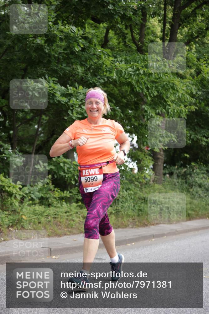 15.06.2025 - REWE Women's Run Jannik Wohlers http://msf.ph/oto/7971381 15.06.2025 10:06:27 Laufen 5099 meine-sportfotos.de