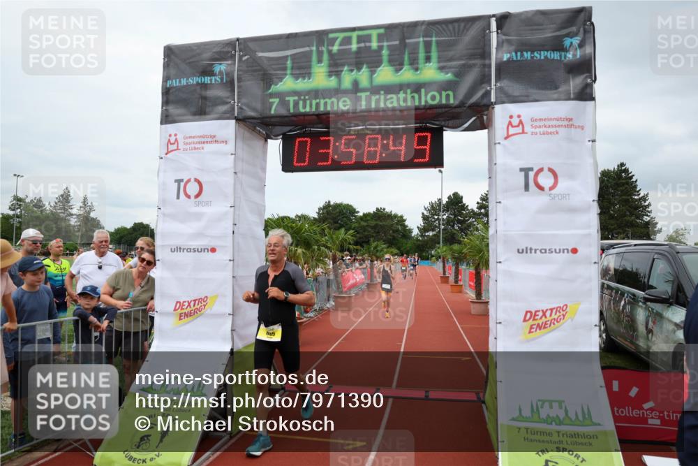 15.06.2025 - 7 Türme Triathlon Michael Strokosch http://msf.ph/oto/7971390 15.06.2025 13:58:48 Ziel 763, 805, 1111 meine-sportfotos.de