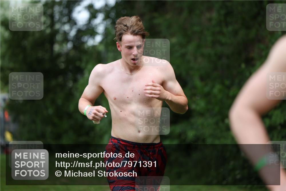 15.06.2025 - 7 Türme Triathlon Michael Strokosch http://msf.ph/oto/7971391 15.06.2025 12:59:47 Schwimmen 191, 892, 1008, 1082, 1088 meine-sportfotos.de