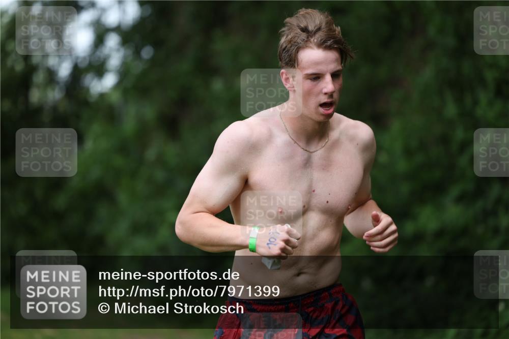 15.06.2025 - 7 Türme Triathlon Michael Strokosch http://msf.ph/oto/7971399 15.06.2025 12:59:48 Schwimmen 191, 1008, 1082, 1088 meine-sportfotos.de