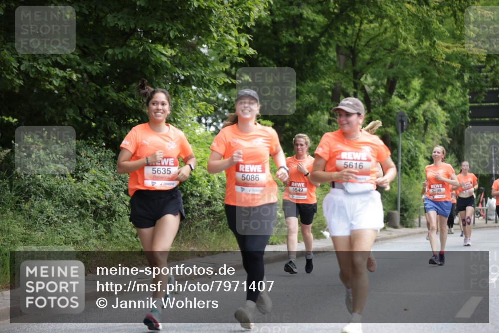15.06.2025 - REWE Women's Run Jannik Wohlers http://msf.ph/oto/7971407 15.06.2025 10:06:29 Laufen 5635, 5086, 5549, 5616, 5299 meine-sportfotos.de
