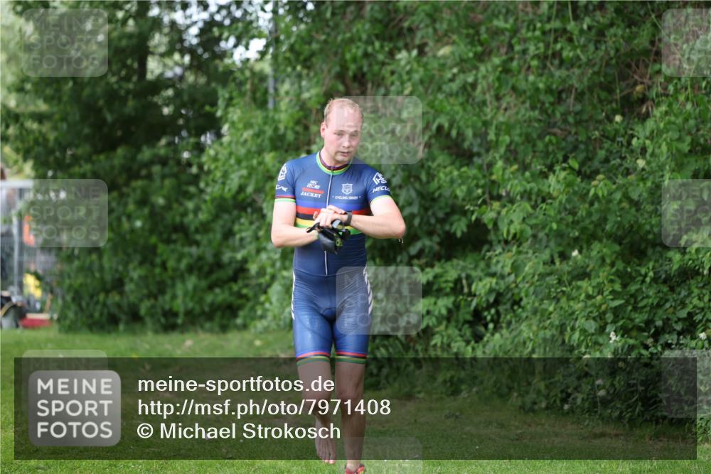 15.06.2025 - 7 Türme Triathlon Michael Strokosch http://msf.ph/oto/7971408 15.06.2025 12:59:51 Schwimmen 191, 1008, 1082 meine-sportfotos.de
