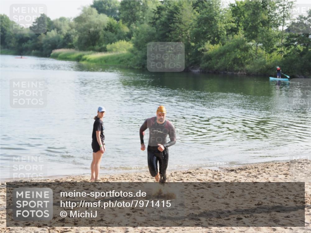 21.06.2025 - 27. Vierlanden-Triathlon MichiJ http://msf.ph/oto/7971415 15.06.2026 08:29:25 Schwimmen 4, 51 meine-sportfotos.de
