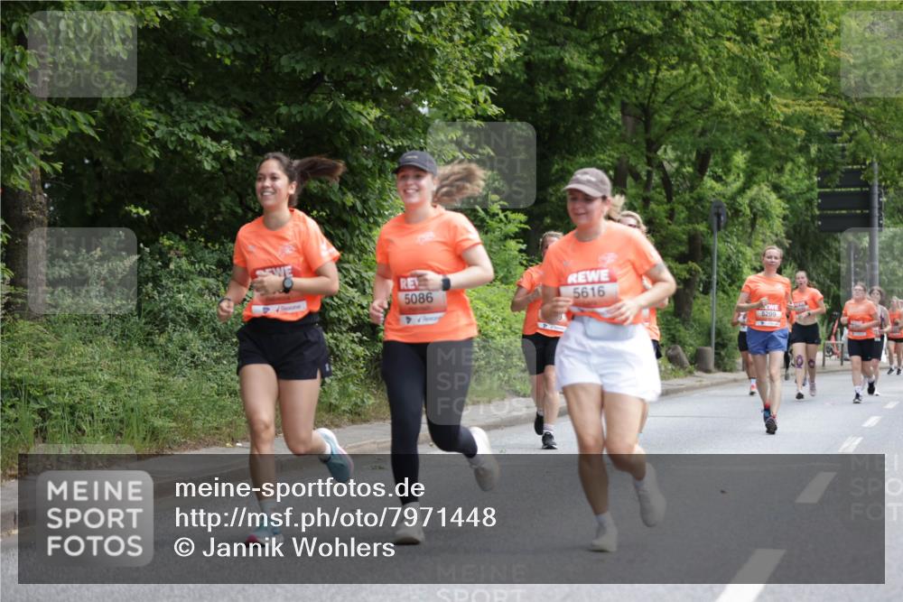 15.06.2025 - REWE Women's Run Jannik Wohlers http://msf.ph/oto/7971448 15.06.2025 10:06:30 Laufen 5086, 4, 5616, 5299 meine-sportfotos.de