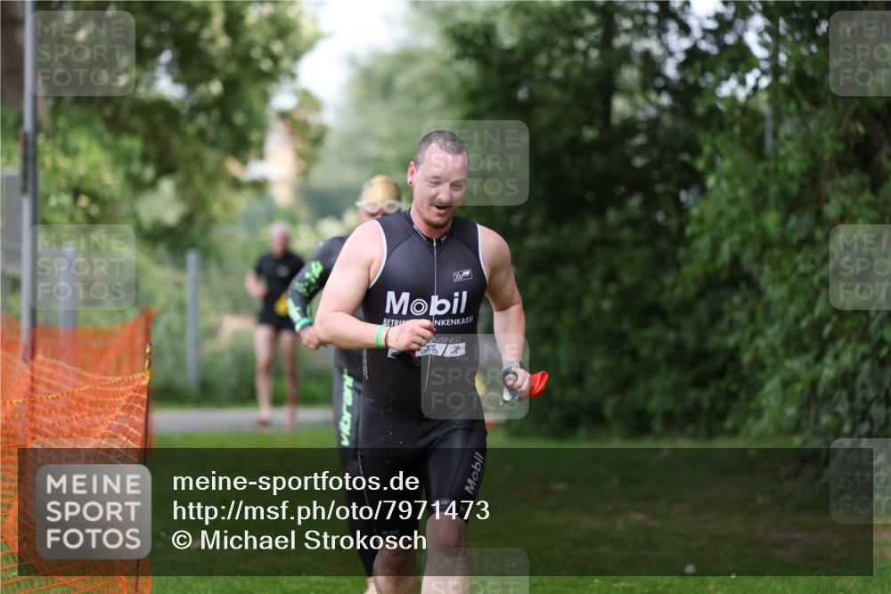 15.06.2025 - 7 Türme Triathlon Michael Strokosch http://msf.ph/oto/7971473 15.06.2025 13:00:23 Schwimmen 193, 705, 1092 meine-sportfotos.de
