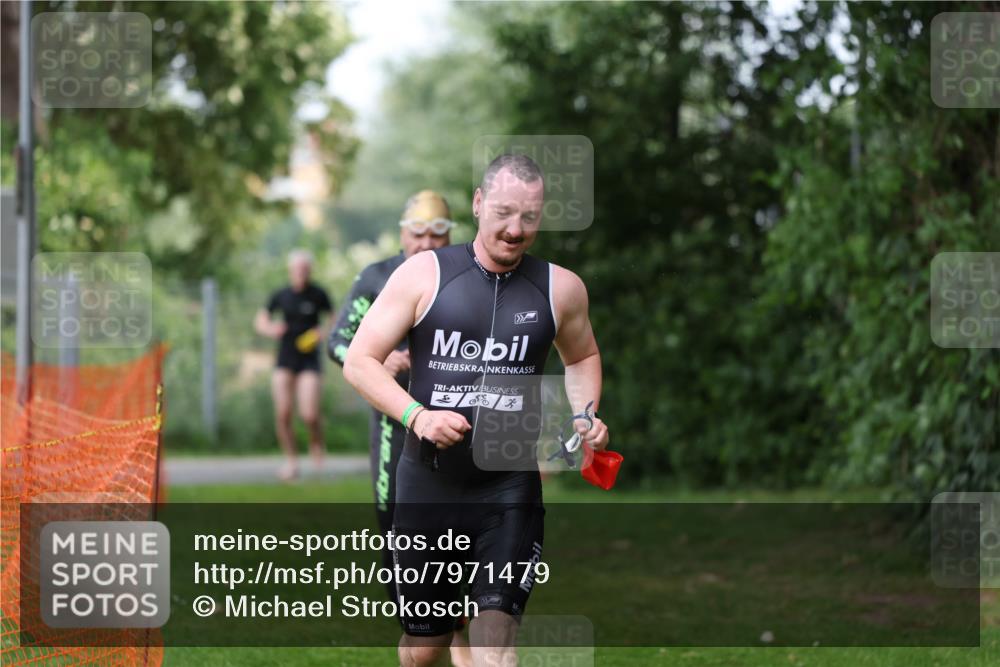 15.06.2025 - 7 Türme Triathlon Michael Strokosch http://msf.ph/oto/7971479 15.06.2025 13:00:23 Schwimmen 193, 705, 1092 meine-sportfotos.de