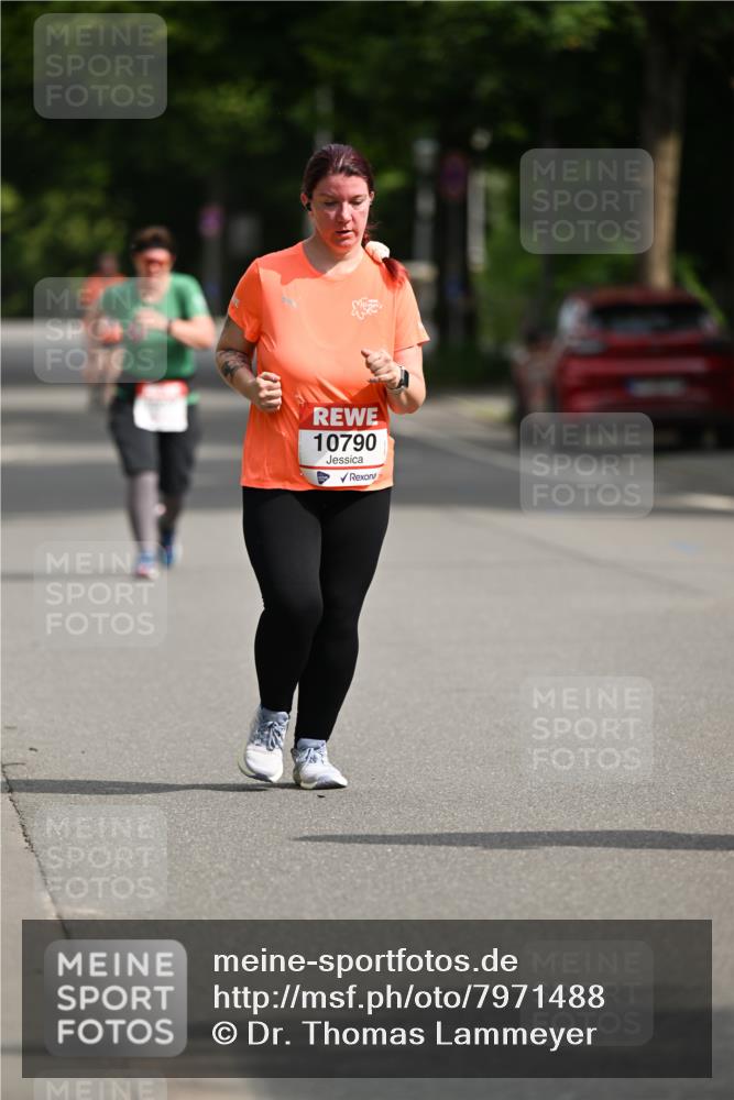 15.06.2025 - REWE Women's Run Dr. Thomas Lammeyer http://msf.ph/oto/7971488 15.06.2025 10:00:40 Laufen 281, 10790 meine-sportfotos.de