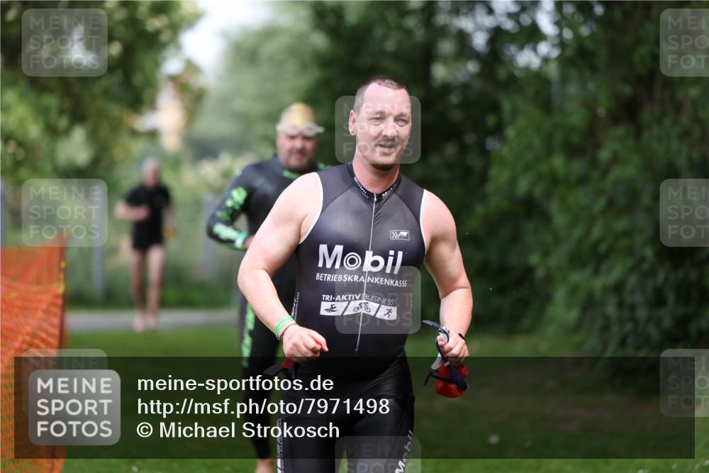 15.06.2025 - 7 Türme Triathlon Michael Strokosch http://msf.ph/oto/7971498 15.06.2025 13:00:24 Schwimmen 193, 705, 1092 meine-sportfotos.de