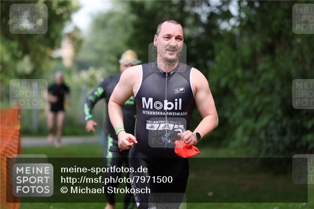 15.06.2025 - 7 Türme Triathlon Michael Strokosch http://msf.ph/oto/7971500 15.06.2025 13:00:24 Schwimmen 193, 705, 1092 meine-sportfotos.de