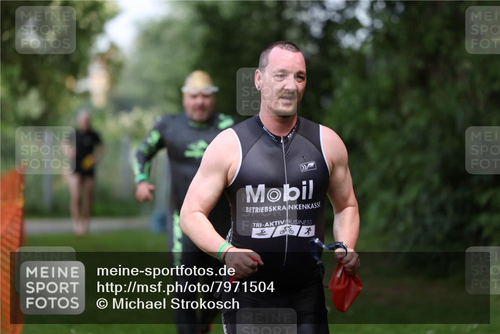 15.06.2025 - 7 Türme Triathlon Michael Strokosch http://msf.ph/oto/7971504 15.06.2025 13:00:24 Schwimmen 193, 705, 1092 meine-sportfotos.de