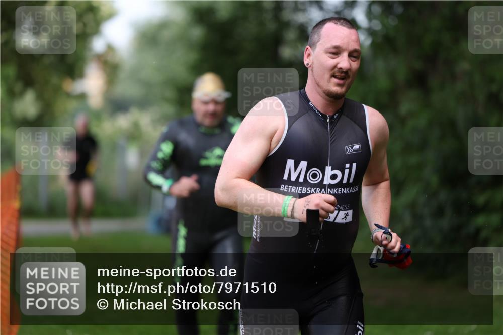 15.06.2025 - 7 Türme Triathlon Michael Strokosch http://msf.ph/oto/7971510 15.06.2025 13:00:25 Schwimmen 193, 705, 1092 meine-sportfotos.de