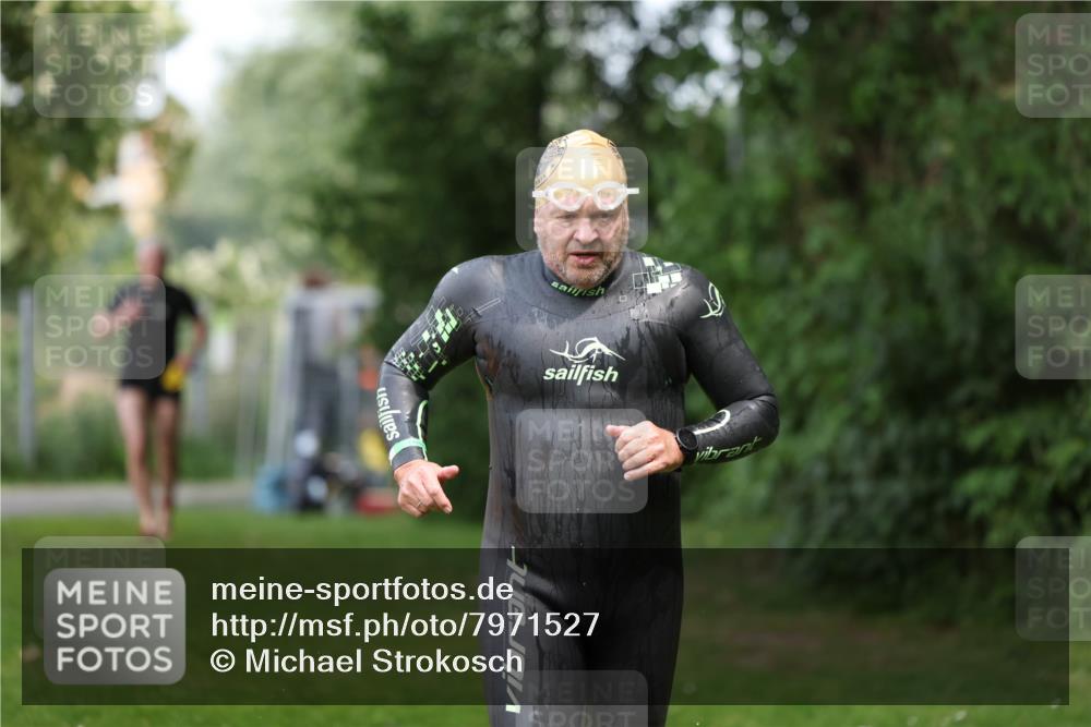 15.06.2025 - 7 Türme Triathlon Michael Strokosch http://msf.ph/oto/7971527 15.06.2025 13:00:26 Schwimmen 193, 705, 1092 meine-sportfotos.de