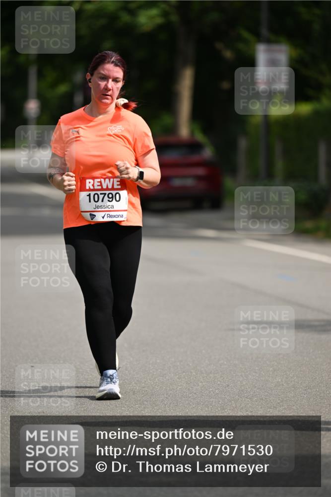 15.06.2025 - REWE Women's Run Dr. Thomas Lammeyer http://msf.ph/oto/7971530 15.06.2025 10:00:41 Laufen 10790 meine-sportfotos.de