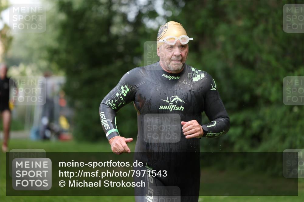 15.06.2025 - 7 Türme Triathlon Michael Strokosch http://msf.ph/oto/7971543 15.06.2025 13:00:26 Schwimmen 193, 705, 1092 meine-sportfotos.de